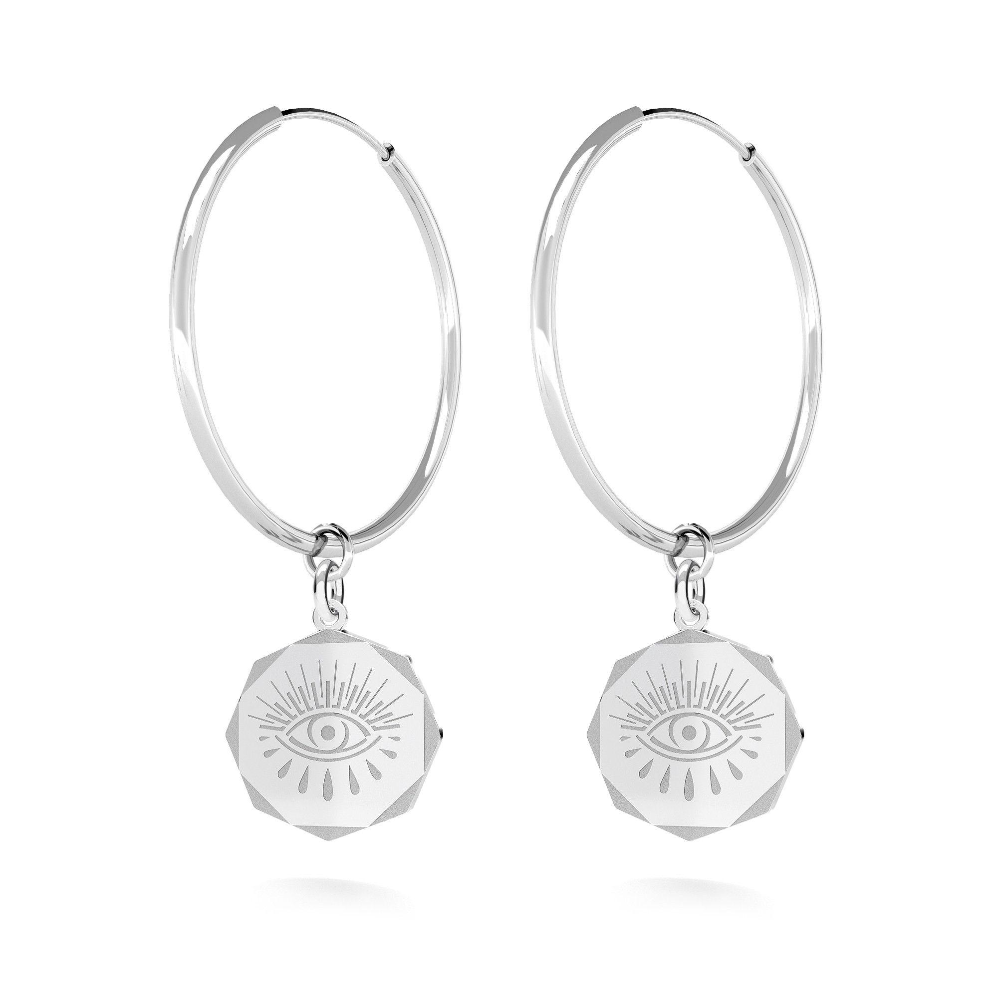 Hoop earring with letter, T°ra'vel'' sterling silver 925