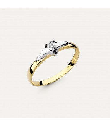 Goldener Verlobungsring mit einem Sternförmigen Diamanten – Klassik