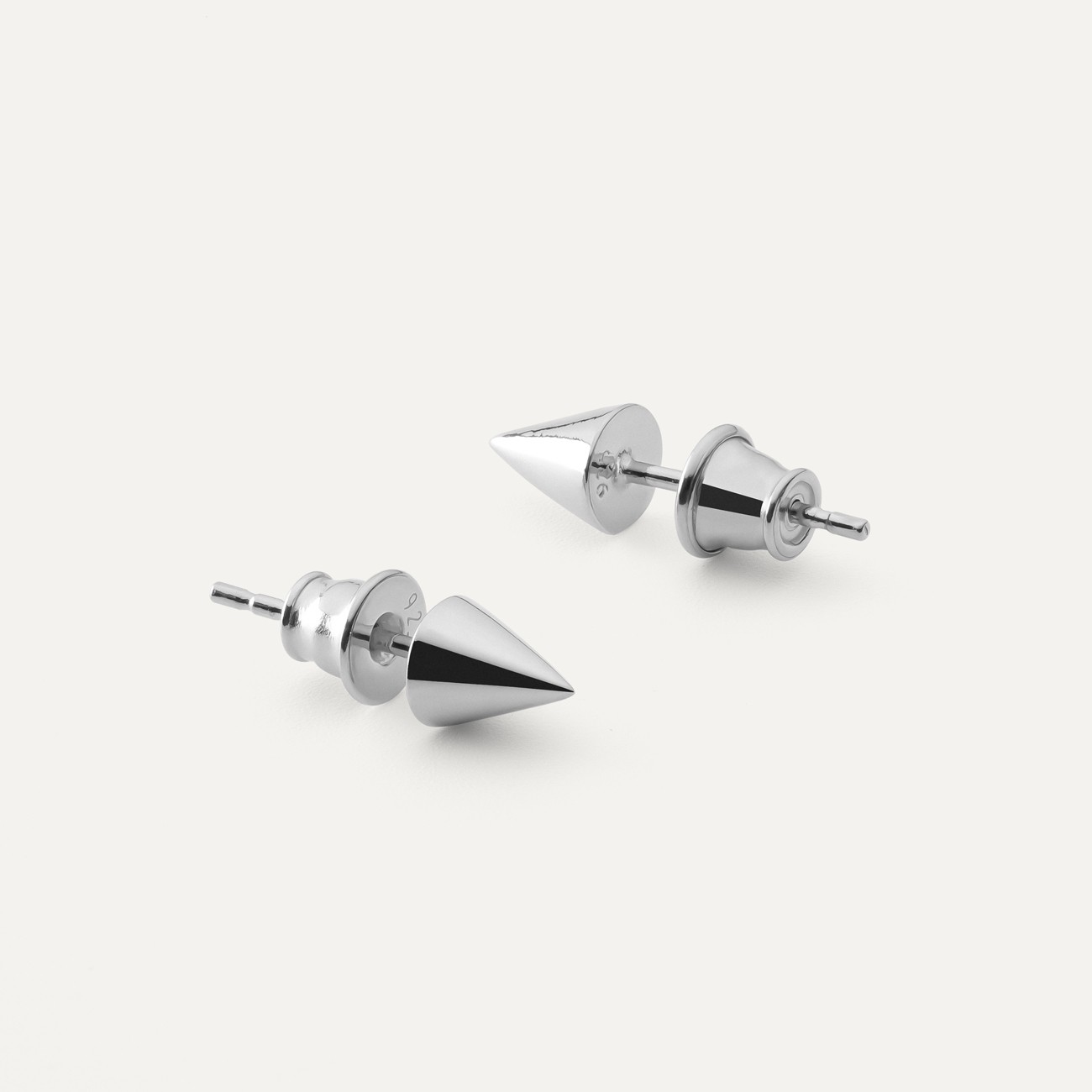 Ohrstecker aus platiniertem Silber