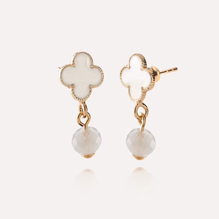 Kolczyki wiszące - koniczynki z białym kamieniem, srebro 925 w złotym pokryciu