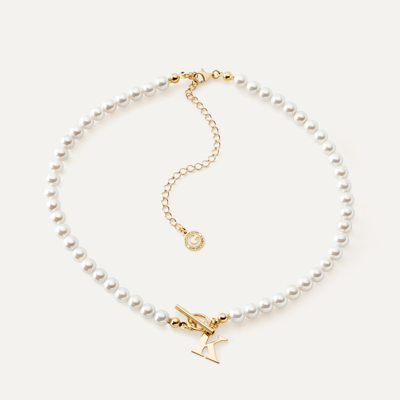 Delikatny choker z perłami i literą , srebro 925 w złotym pokryciu