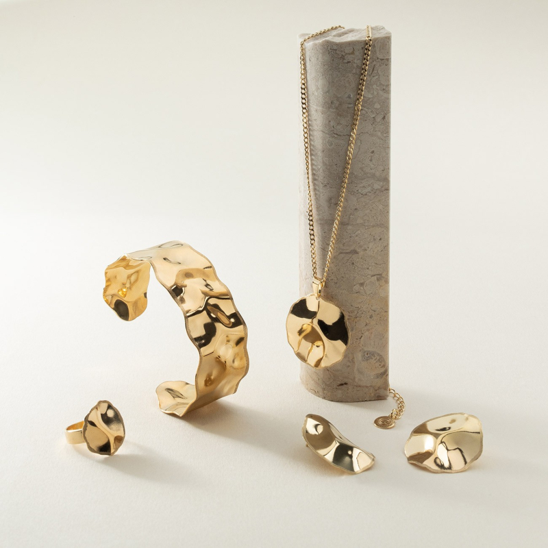 Silver wavy earrings platinum plated                                    