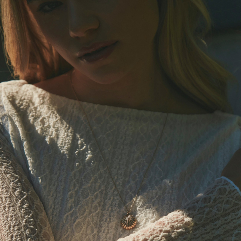 Naszyjnik muszla, srebro 925 w złotym pokryciu                                    