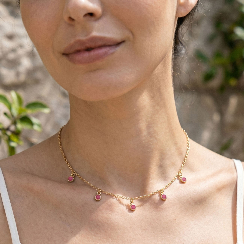 Srebrny choker z zawieszkami - jadeit różowy w złotym pokryciu                                    