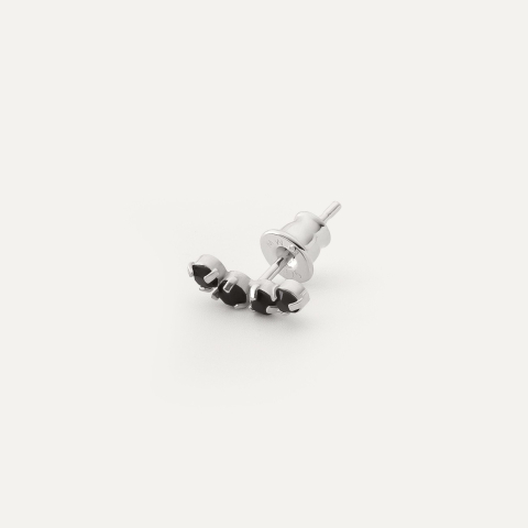 Single earring along the ear with black zircons platinum plated