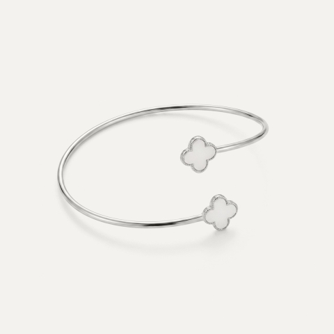 Platinum-plated sliding bracelet with a white clover, made of 925 sterling silver. A delicate model with a symbolic character, inspired by the motif of luck and everyday lightness.
