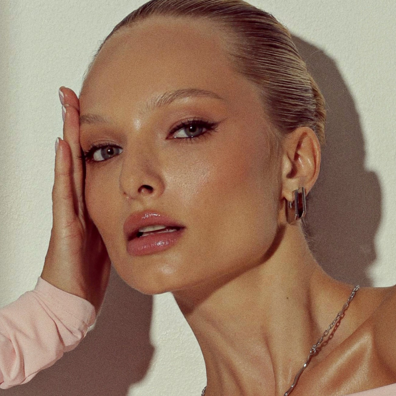 Kolczyki płaskie geometryczne w złotym pokryciu                                    