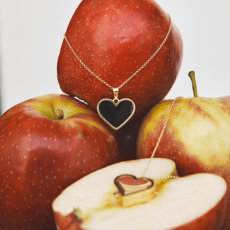 Naszyjnik serce z czarną żywicą, srebro 925 w pokryciu platyną                                    