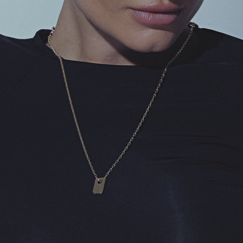 Naszyjnik z geometryczną zawieszką w pokryciu platyną                                    