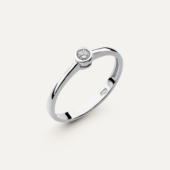 Gold Verlobungsring mit einem diamantbesetzten Rahmen - Zarte Eleganz, gold 585 wei&szlig; 