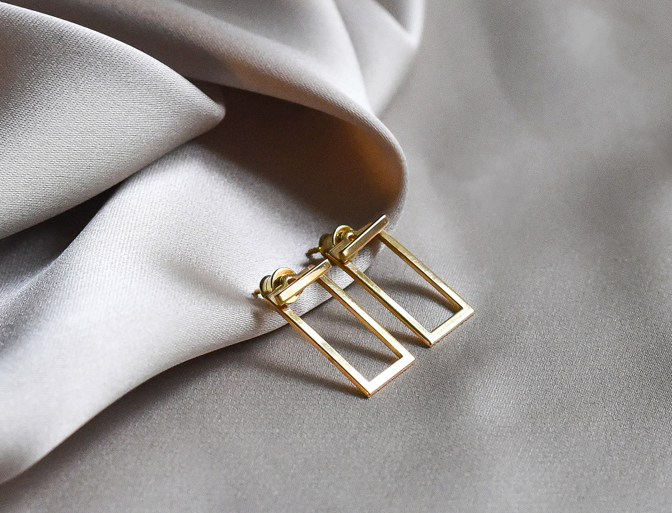 Rectangular earrings