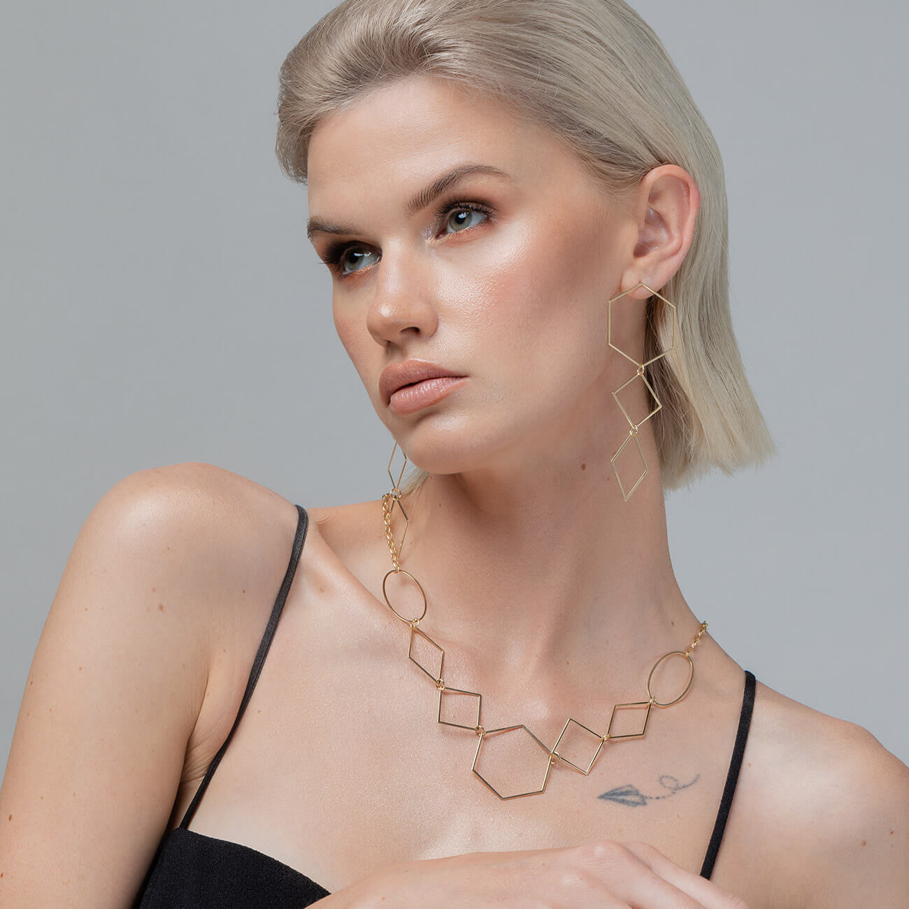 Geometric necklace