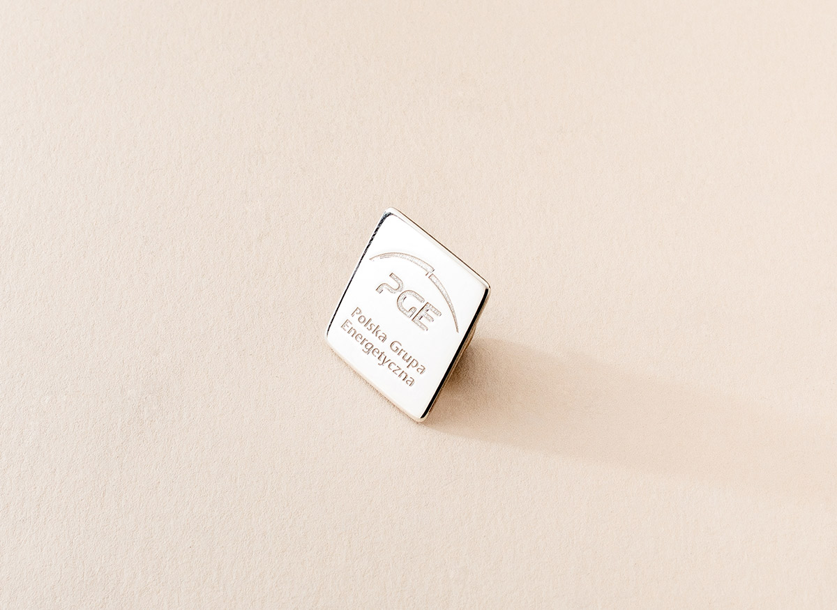 Silver lapel pin