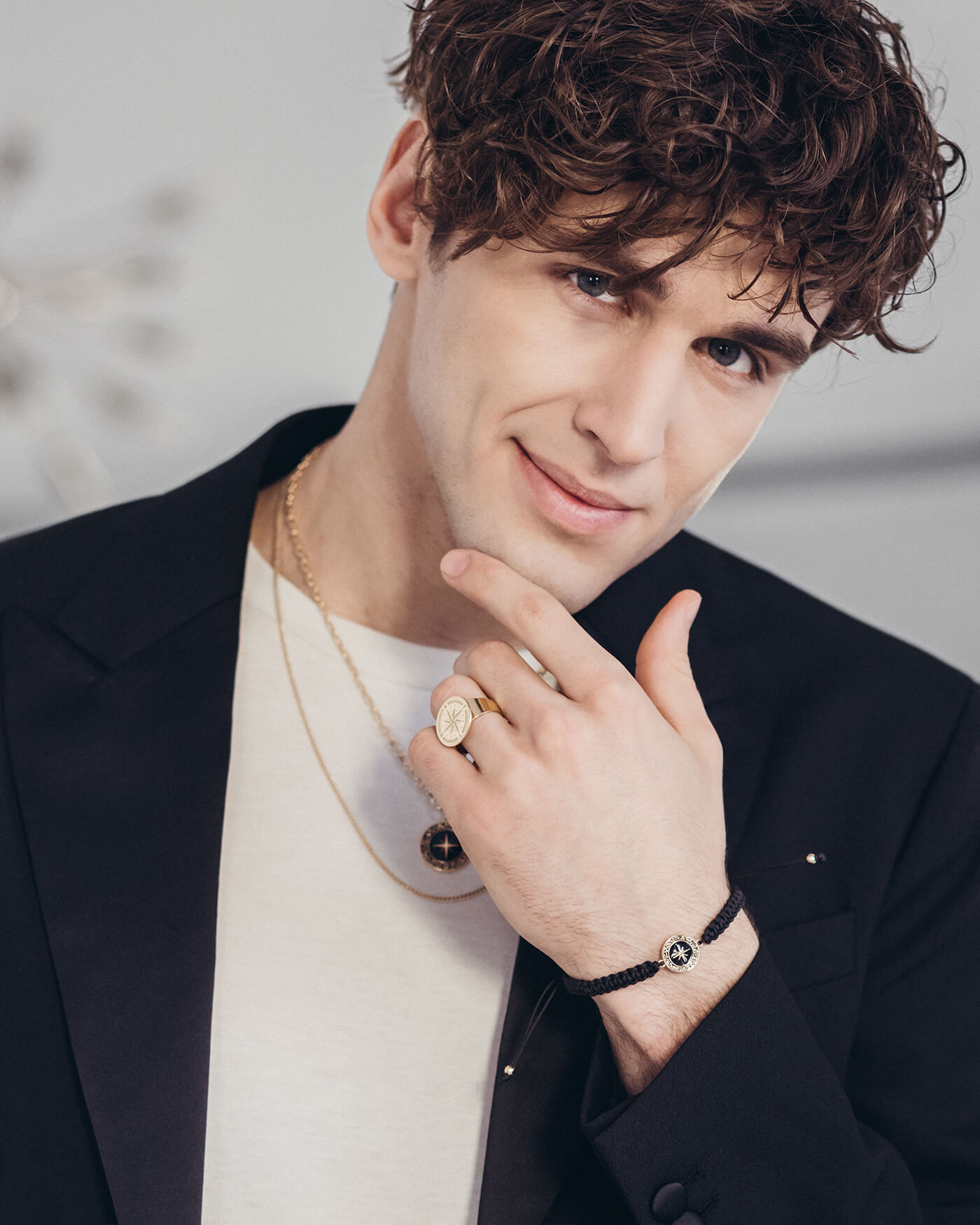 Giorre men’s jewelry – gold signet ring, necklace and bracelet