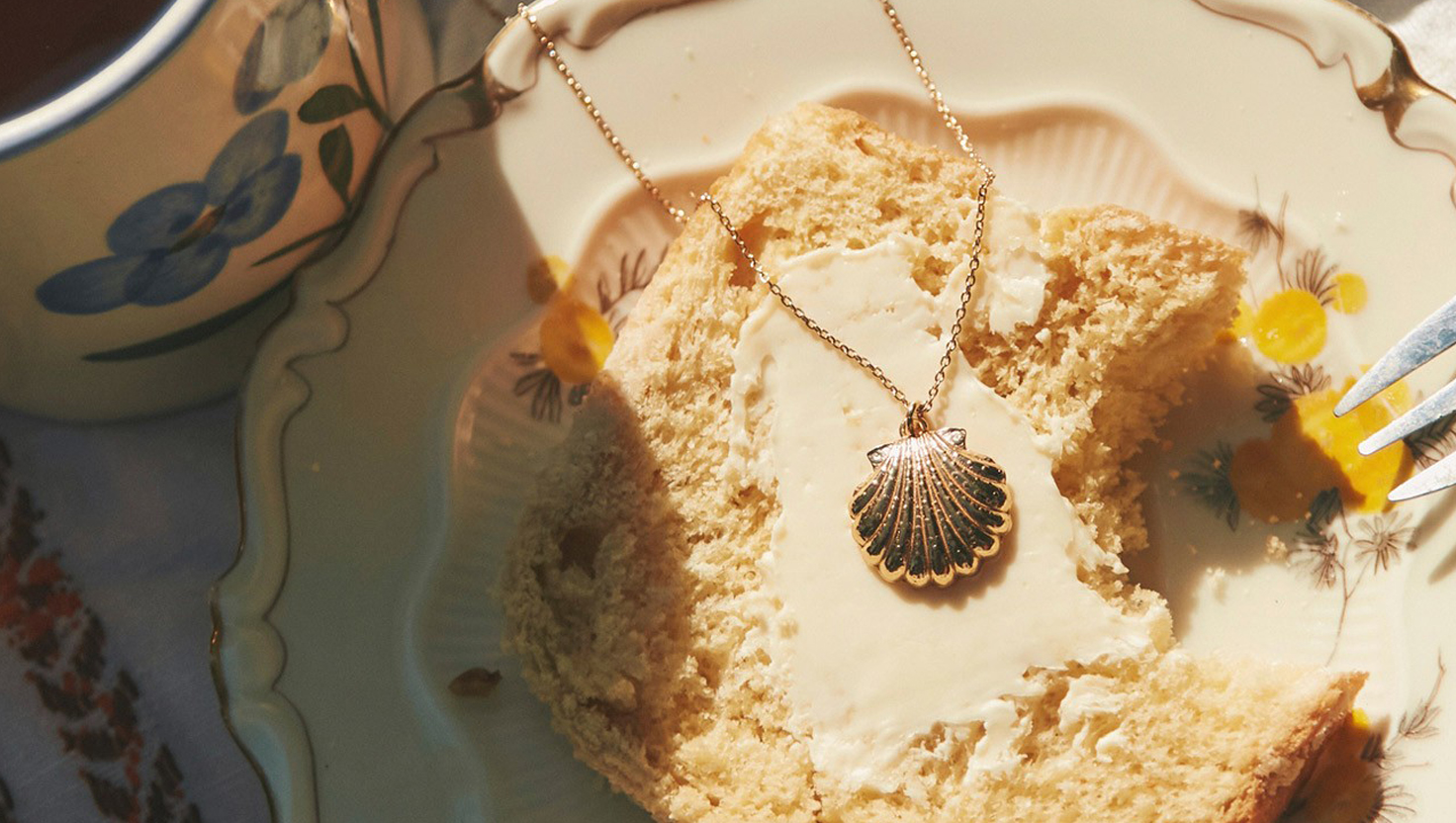 Halskette mit Muschel